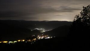 Dieses Bild zeigt eine Webcam-Aufnahme vom Achertal, aufgenommen am Donnerstag, den 21.05.2026 um 03:40 Uhr. Die Temperatur betrug 10.7°C.