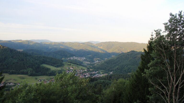 Dieses Bild zeigt eine Webcam-Aufnahme vom Achertal, aufgenommen am Dienstag, den 21.07.2026 um 06:30 Uhr. Die Temperatur betrug 11.3°C.