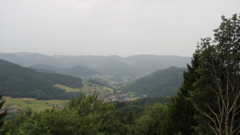 Dieses Bild zeigt eine Webcam-Aufnahme vom Achertal, aufgenommen am Dienstag, den 14.07.2026 um 07:30 Uhr. Die Temperatur betrug 18.1°C.