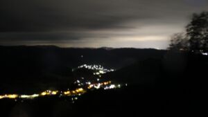 Dieses Bild zeigt eine Webcam-Aufnahme vom Achertal, aufgenommen am Samstag, den 13.06.2026 um 02:40 Uhr. Die Temperatur betrug 13.7°C.