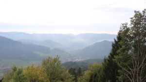 Dieses Bild zeigt eine Webcam-Aufnahme vom Achertal, aufgenommen am Dienstag, den 20.10.2026 um 14:30 Uhr. Die Temperatur betrug 13.4°C.