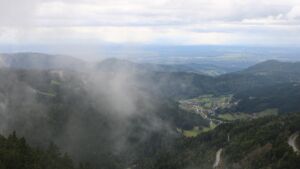 Dieses Bild zeigt eine Webcam-Aufnahme vom Achertal, aufgenommen am Montag, den 15.09.2025 um 12:30 Uhr. Die Temperatur betrug 13.5°C.
