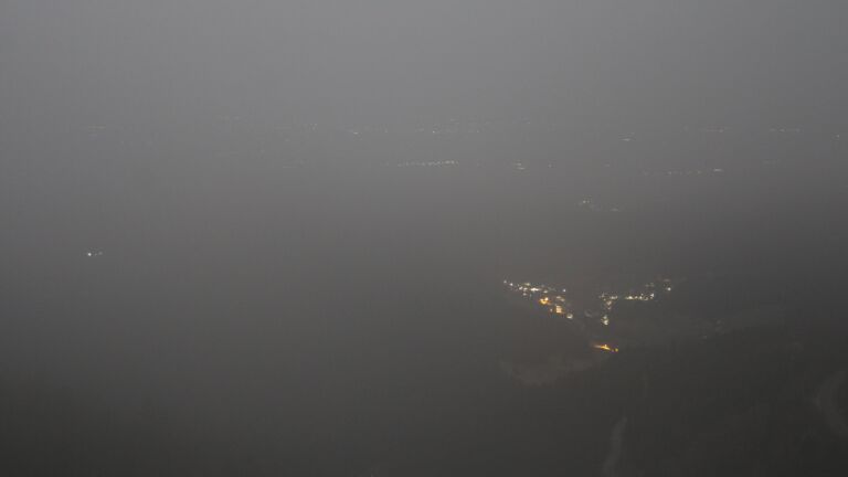 Dieses Bild zeigt eine Webcam-Aufnahme vom Achertal, aufgenommen am Sonntag, den 01.03.2026 um 01:00 Uhr. Die Temperatur betrug 2.9°C.