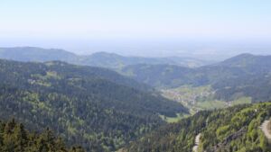 Dieses Bild zeigt eine Webcam-Aufnahme vom Achertal, aufgenommen am Donnerstag, den 30.04.2026 um 14:50 Uhr. Die Temperatur betrug 9.9°C.