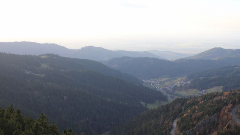 Dieses Bild zeigt eine Webcam-Aufnahme vom Achertal, aufgenommen am Dienstag, den 11.11.2025 um 15:50 Uhr. Die Temperatur betrug 8.3°C.