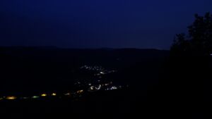 Dieses Bild zeigt eine Webcam-Aufnahme vom Achertal, aufgenommen am Sonntag, den 26.07.2026 um 04:40 Uhr. Die Temperatur betrug 18°C.