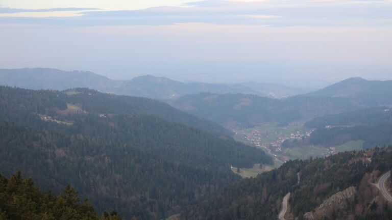 Dieses Bild zeigt eine Webcam-Aufnahme vom Achertal, aufgenommen am Mittwoch, den 25.03.2026 um 07:00 Uhr. Die Temperatur betrug 4.6°C.