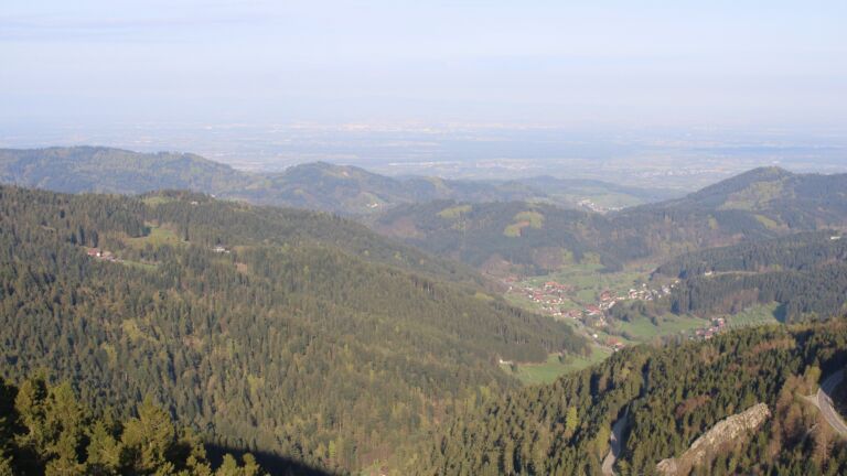 Dieses Bild zeigt eine Webcam-Aufnahme vom Achertal, aufgenommen am Samstag, den 18.04.2026 um 08:20 Uhr. Die Temperatur betrug 15.3°C.