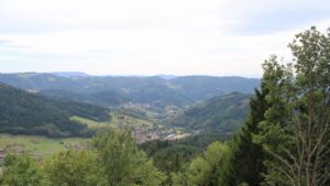 Dieses Bild zeigt eine Webcam-Aufnahme vom Achertal, aufgenommen am Donnerstag, den 03.09.2026 um 15:50 Uhr. Die Temperatur betrug 22.9°C.