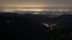 Dieses Bild zeigt eine Webcam-Aufnahme vom Achertal, aufgenommen am Samstag, den 07.03.2026 um 01:30 Uhr. Die Temperatur betrug 9.9°C.