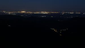 Dieses Bild zeigt eine Webcam-Aufnahme vom Achertal, aufgenommen am Freitag, den 01.05.2026 um 05:00 Uhr. Die Temperatur betrug 4.2°C.