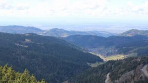 Dieses Bild zeigt eine Webcam-Aufnahme vom Achertal, aufgenommen am Sonntag, den 01.03.2026 um 13:10 Uhr. Die Temperatur betrug 7.6°C.