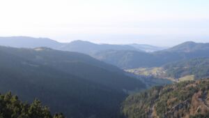 Dieses Bild zeigt eine Webcam-Aufnahme vom Achertal, aufgenommen am Mittwoch, den 17.12.2025 um 14:40 Uhr. Die Temperatur betrug 6.7°C.