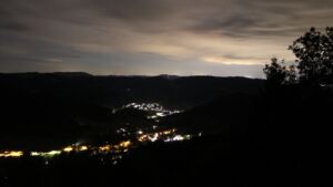 Dieses Bild zeigt eine Webcam-Aufnahme vom Achertal, aufgenommen am Samstag, den 05.09.2026 um 01:30 Uhr. Die Temperatur betrug 19.2°C.