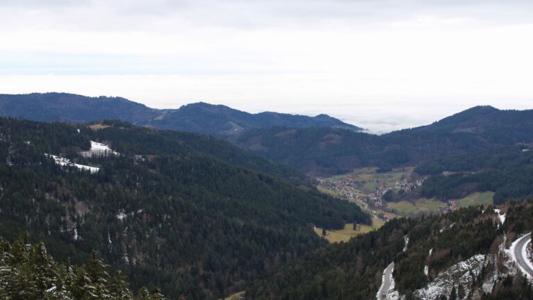 Dieses Bild zeigt eine Webcam-Aufnahme vom Achertal, aufgenommen am Donnerstag, den 19.02.2026 um 11:20 Uhr. Die Temperatur betrug 2.6°C.