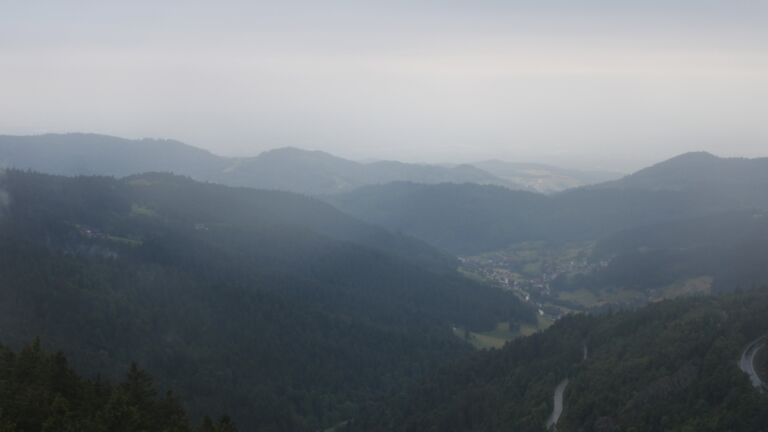 Dieses Bild zeigt eine Webcam-Aufnahme vom Achertal, aufgenommen am Sonntag, den 25.05.2025 um 06:30 Uhr. Die Temperatur betrug 7°C.