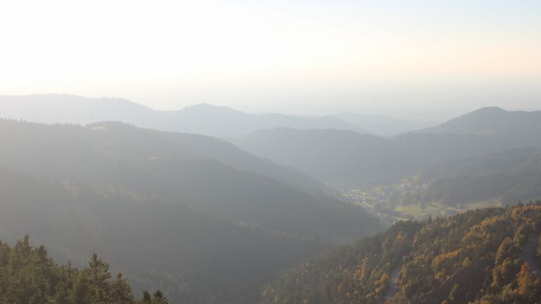 Dieses Bild zeigt eine Webcam-Aufnahme vom Achertal, aufgenommen am Samstag, den 11.10.2025 um 17:50 Uhr. Die Temperatur betrug 10.4°C.