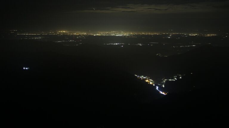 Dieses Bild zeigt eine Webcam-Aufnahme vom Achertal, aufgenommen am Mittwoch, den 19.11.2025 um 00:00 Uhr. Die Temperatur betrug -4°C.