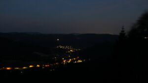 Dieses Bild zeigt eine Webcam-Aufnahme vom Achertal, aufgenommen am Freitag, den 26.06.2026 um 04:10 Uhr. Die Temperatur betrug 27.2°C.