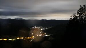 Dieses Bild zeigt eine Webcam-Aufnahme vom Achertal, aufgenommen am Mittwoch, den 03.06.2026 um 02:50 Uhr. Die Temperatur betrug 9.8°C.