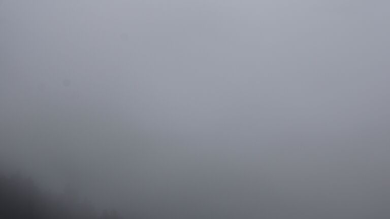 Dieses Bild zeigt eine Webcam-Aufnahme vom Achertal, aufgenommen am Dienstag, den 21.10.2025 um 11:40 Uhr. Die Temperatur betrug 7.4°C.