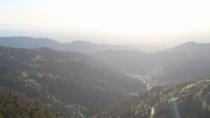 Dieses Bild zeigt eine Webcam-Aufnahme vom Achertal, aufgenommen am Freitag, den 24.04.2026 um 19:40 Uhr. Die Temperatur betrug 13.4°C.