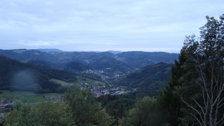 Dieses Bild zeigt eine Webcam-Aufnahme vom Achertal, aufgenommen am Freitag, den 09.10.2026 um 18:50 Uhr. Die Temperatur betrug 7.5°C.