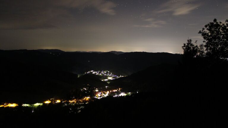 Dieses Bild zeigt eine Webcam-Aufnahme vom Achertal, aufgenommen am Samstag, den 12.09.2026 um 05:10 Uhr. Die Temperatur betrug 14.5°C.