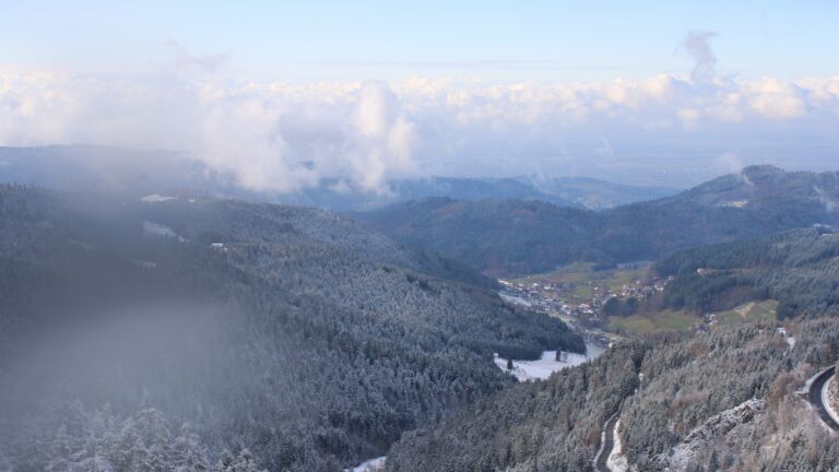 Dieses Bild zeigt eine Webcam-Aufnahme vom Achertal, aufgenommen am Freitag, den 21.11.2025 um 12:50 Uhr. Die Temperatur betrug -4.8°C.