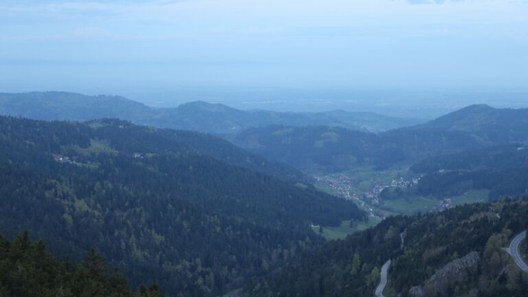 Dieses Bild zeigt eine Webcam-Aufnahme vom Achertal, aufgenommen am Sonntag, den 19.04.2026 um 06:30 Uhr. Die Temperatur betrug 10.2°C.