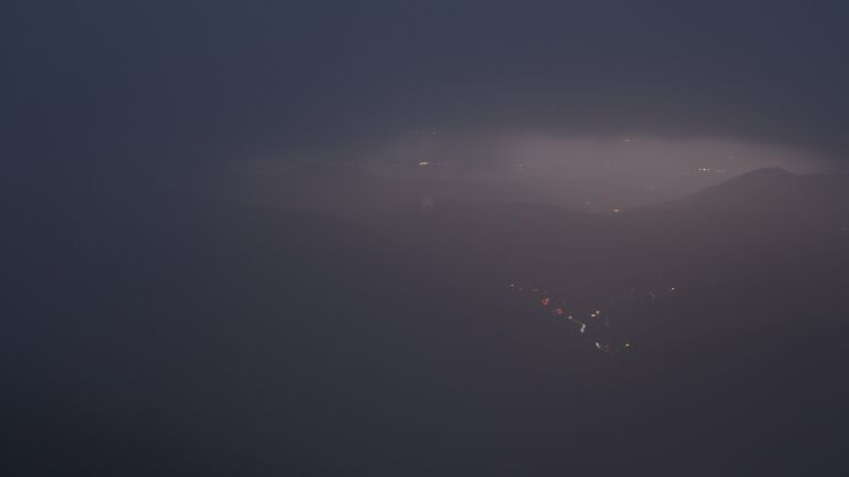 Dieses Bild zeigt eine Webcam-Aufnahme vom Achertal, aufgenommen am Montag, den 27.10.2025 um 17:50 Uhr. Die Temperatur betrug 2.8°C.