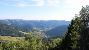 Dieses Bild zeigt eine Webcam-Aufnahme vom Achertal, aufgenommen am Sonntag, den 12.07.2026 um 19:20 Uhr. Die Temperatur betrug 31°C.