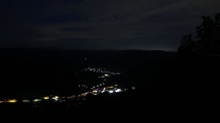 Dieses Bild zeigt eine Webcam-Aufnahme vom Achertal, aufgenommen am Freitag, den 16.10.2026 um 06:40 Uhr. Die Temperatur betrug 12.9°C.