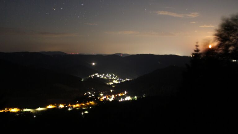 Dieses Bild zeigt eine Webcam-Aufnahme vom Achertal, aufgenommen am Mittwoch, den 24.06.2026 um 01:30 Uhr. Die Temperatur betrug 24.1°C.