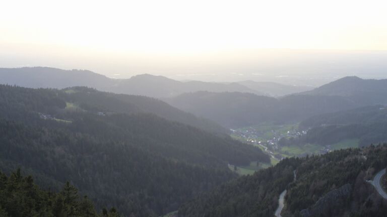 Dieses Bild zeigt eine Webcam-Aufnahme vom Achertal, aufgenommen am Montag, den 06.04.2026 um 19:20 Uhr. Die Temperatur betrug 11.2°C.