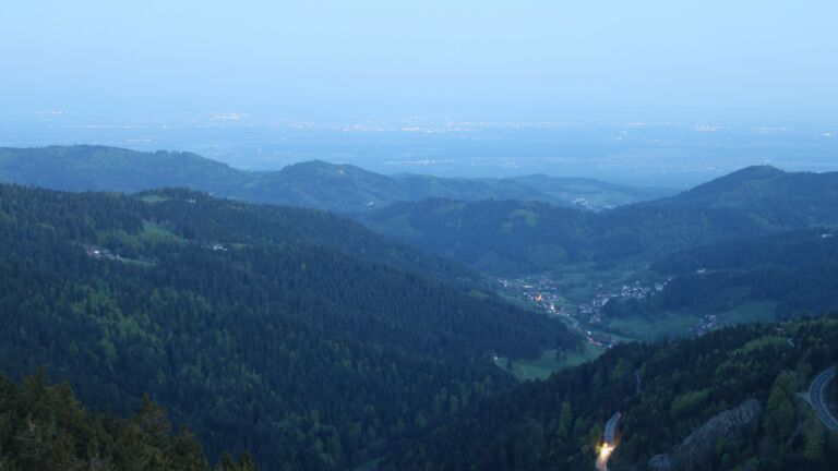 Dieses Bild zeigt eine Webcam-Aufnahme vom Achertal, aufgenommen am Mittwoch, den 30.04.2025 um 05:40 Uhr. Die Temperatur betrug 12.4°C.