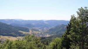 Dieses Bild zeigt eine Webcam-Aufnahme vom Achertal, aufgenommen am Mittwoch, den 12.08.2026 um 14:50 Uhr. Die Temperatur betrug 33.1°C.