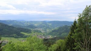 Dieses Bild zeigt eine Webcam-Aufnahme vom Achertal, aufgenommen am Mittwoch, den 13.05.2026 um 12:00 Uhr. Die Temperatur betrug 8.4°C.