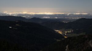 Dieses Bild zeigt eine Webcam-Aufnahme vom Achertal, aufgenommen am Donnerstag, den 05.03.2026 um 03:00 Uhr. Die Temperatur betrug 4.6°C.