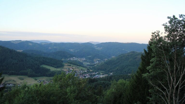 Dieses Bild zeigt eine Webcam-Aufnahme vom Achertal, aufgenommen am Freitag, den 07.08.2026 um 06:30 Uhr. Die Temperatur betrug 15.7°C.