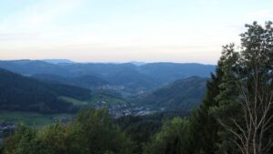 Dieses Bild zeigt eine Webcam-Aufnahme vom Achertal, aufgenommen am Mittwoch, den 30.09.2026 um 08:00 Uhr. Die Temperatur betrug 20.3°C.