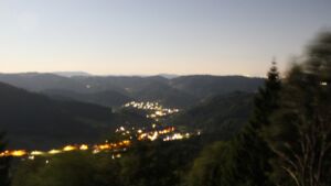 Dieses Bild zeigt eine Webcam-Aufnahme vom Achertal, aufgenommen am Mittwoch, den 29.07.2026 um 01:00 Uhr. Die Temperatur betrug 23.5°C.