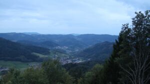 Dieses Bild zeigt eine Webcam-Aufnahme vom Achertal, aufgenommen am Mittwoch, den 07.10.2026 um 19:00 Uhr. Die Temperatur betrug 18.2°C.