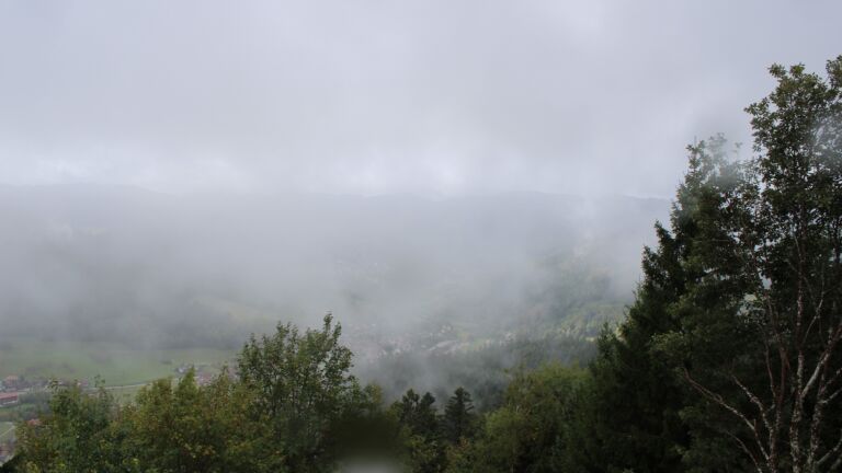 Dieses Bild zeigt eine Webcam-Aufnahme vom Achertal, aufgenommen am Samstag, den 10.10.2026 um 12:50 Uhr. Die Temperatur betrug 8.8°C.