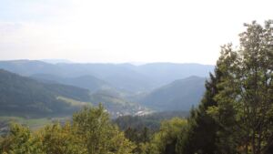 Dieses Bild zeigt eine Webcam-Aufnahme vom Achertal, aufgenommen am Mittwoch, den 30.09.2026 um 16:50 Uhr. Die Temperatur betrug 28.7°C.