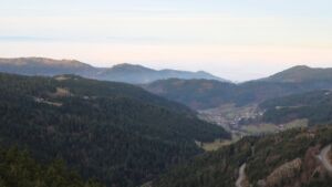 Dieses Bild zeigt eine Webcam-Aufnahme vom Achertal, aufgenommen am Sonntag, den 21.12.2025 um 08:40 Uhr. Die Temperatur betrug 6.1°C.