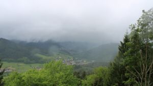 Dieses Bild zeigt eine Webcam-Aufnahme vom Achertal, aufgenommen am Freitag, den 15.05.2026 um 09:50 Uhr. Die Temperatur betrug 4.6°C.