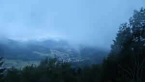 Dieses Bild zeigt eine Webcam-Aufnahme vom Achertal, aufgenommen am Dienstag, den 09.06.2026 um 05:30 Uhr. Die Temperatur betrug 12.6°C.