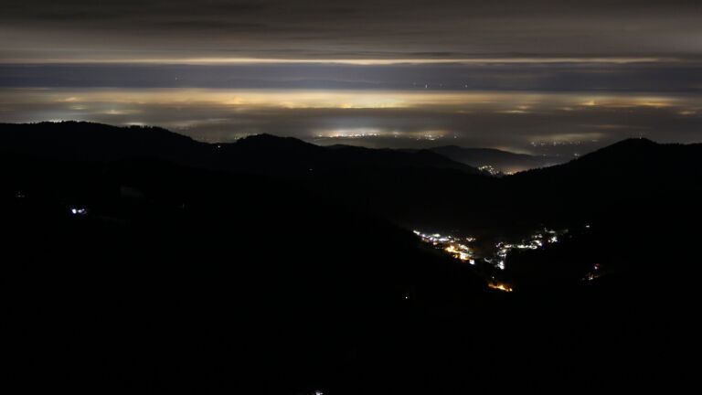 Dieses Bild zeigt eine Webcam-Aufnahme vom Achertal, aufgenommen am Donnerstag, den 22.01.2026 um 23:00 Uhr. Die Temperatur betrug 2.9°C.