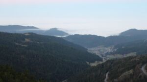 Dieses Bild zeigt eine Webcam-Aufnahme vom Achertal, aufgenommen am Samstag, den 13.12.2025 um 08:00 Uhr. Die Temperatur betrug 7.2°C.